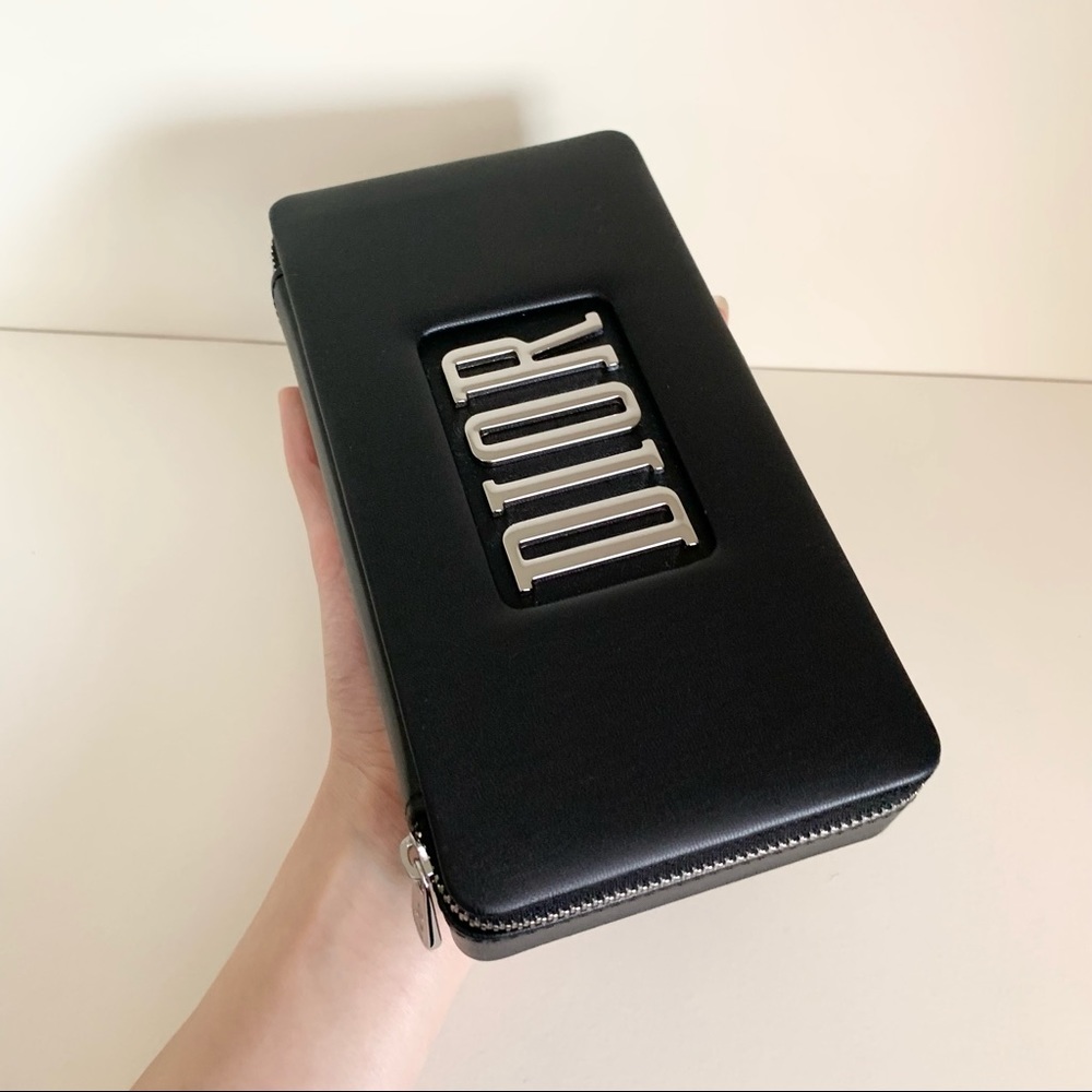 Hold NWOT Dior vanity case - Picture 12 of 16